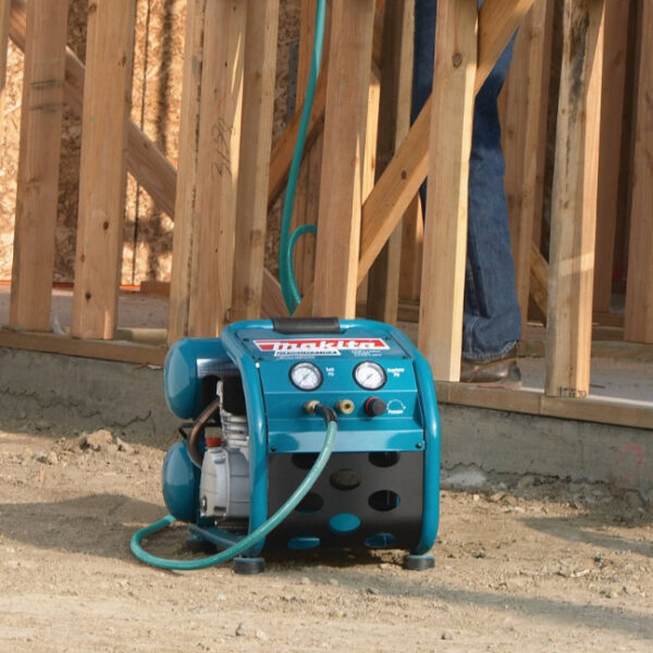 Makita MAC2400 2.5HP Air Compressor