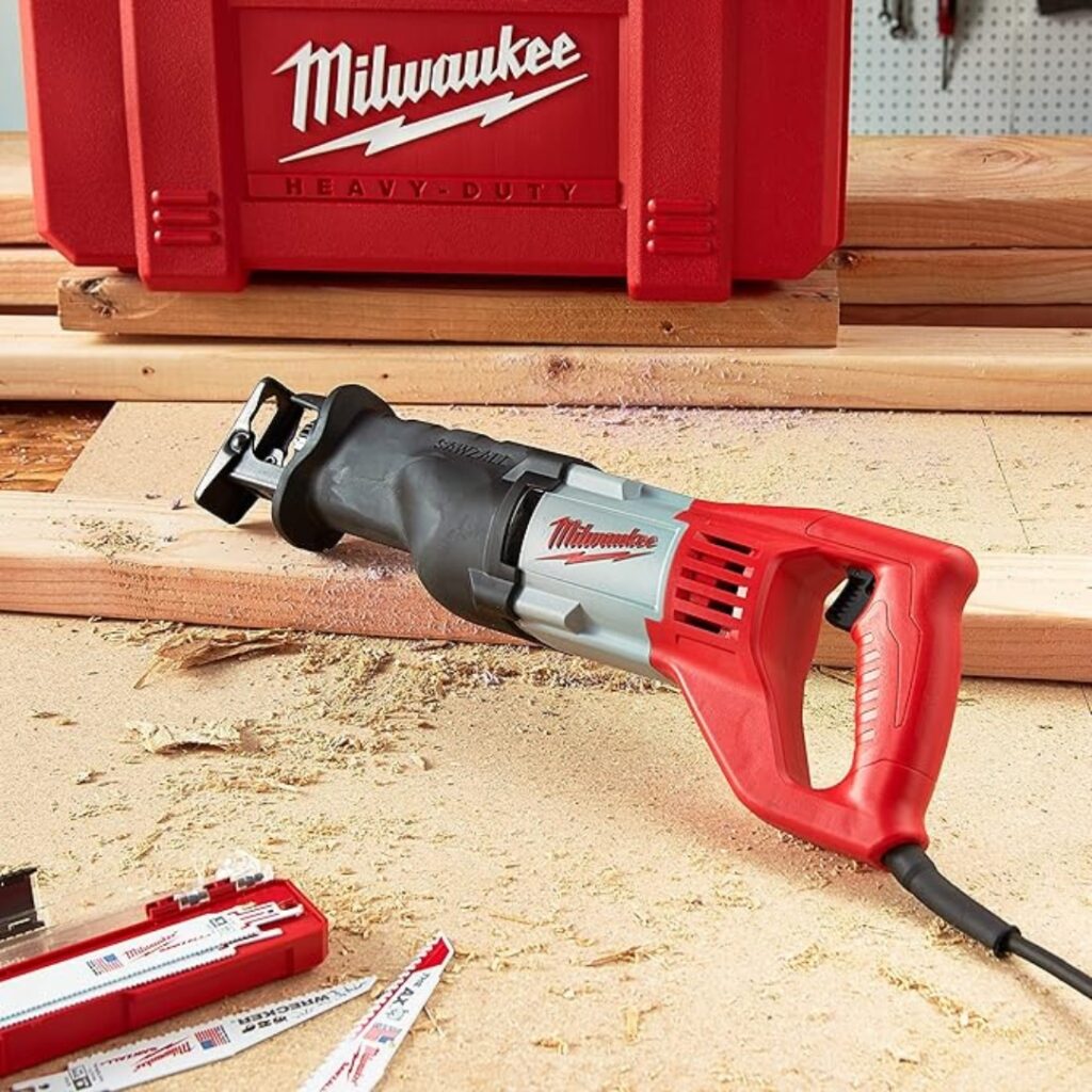 Milwaukee 6519-31 12 Amp SAWZALL Reciprocating Saw Kit
