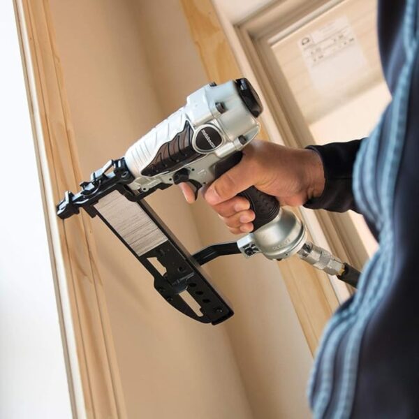 Metabo HPT N3804AB3 18 Gauge Narrow Crown Stapler (4) Metabo HPT N3804AB3 18 Gauge Narrow Crown Stapler