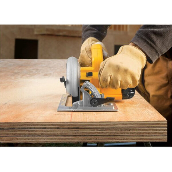 DeWalt DWE575 7-1/4" Circular Saw DeWalt DWE575 7-1/4" Circular Saw