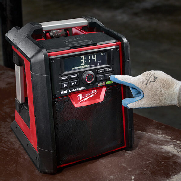 Milwaukee 2792-20 M18 Jobsite Radio3 Milwaukee 2792-20 M18 Jobsite Radio/Charger - Tool Only