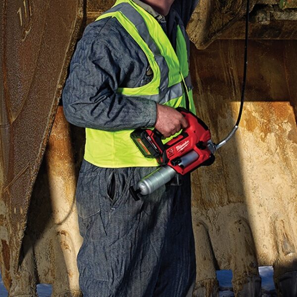 Milwaukee 2646-22CT M18 2-Speed Grease Gun Kit In Use 4