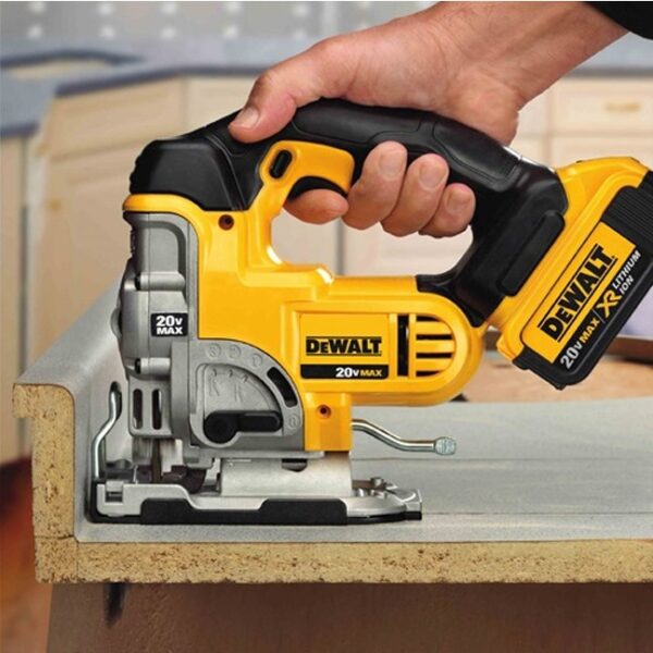 DeWalt DCS331B 20V Jig Saw In Use 1