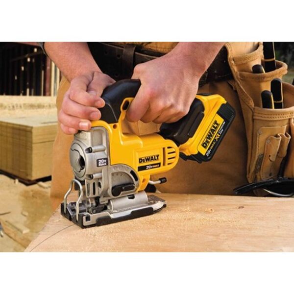 DeWalt DCS331B 20V Jig Saw In Use 2