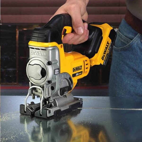 DeWalt DCS331B 20V Jig Saw In Use 3