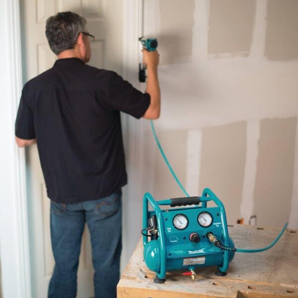 Makita AC001 1-HP Peak Air Compressor (3) Makita AC001 1-HP Peak Air Compressor