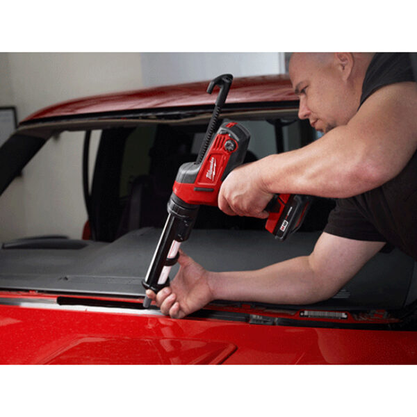 Milwaukee 2641-20 M18 Cordless Caulk and Adhesive Gun In Use 2
