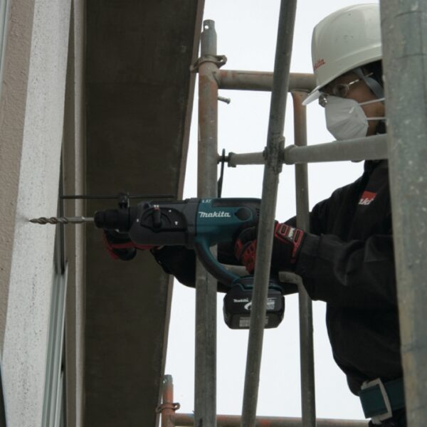 Makita DHR202Z Cordless 18V 15/16" Rotary Hammer-Tool Only