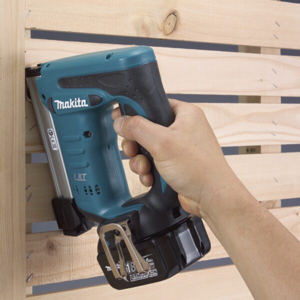 Makita DST221Z 18V LXT Stapler - Tool Only