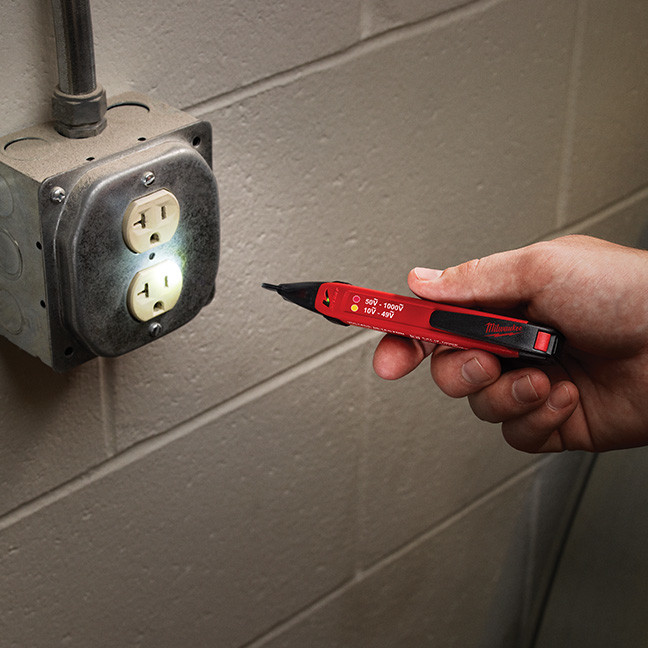 Milwaukee 220320 101000V Dual Range Voltage Detector BCFasteners
