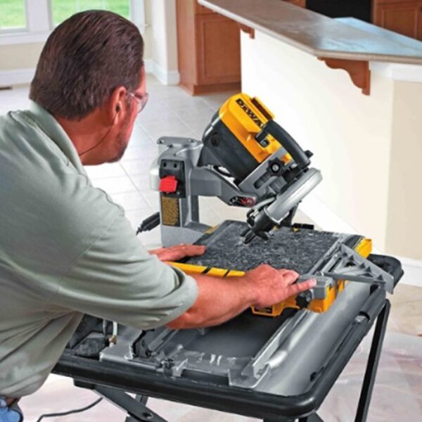 DeWalt D24000 Wet Tile Saw 4