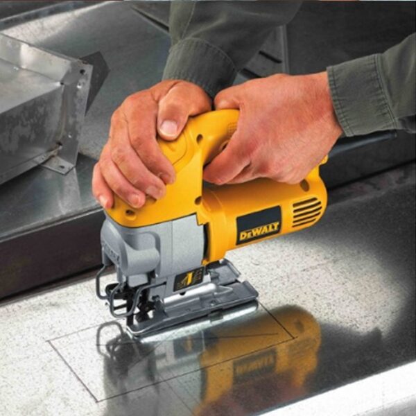 DeWalt DW317K Top-Handle Jig Saw Kit 4