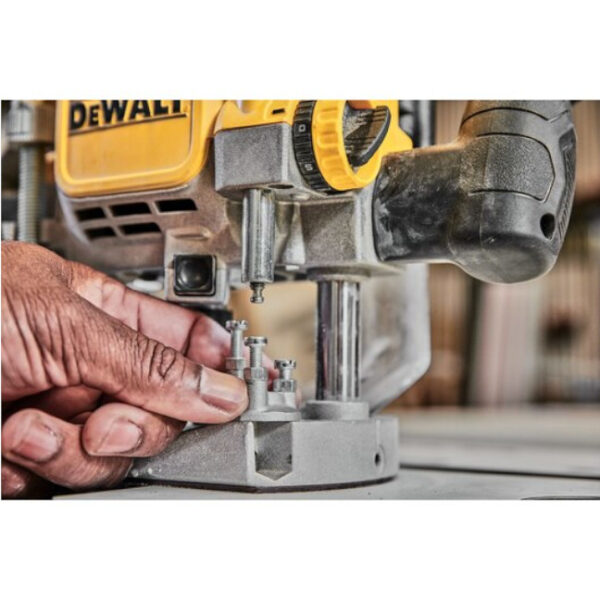 DeWalt DWE625 1/2" Plunge Router