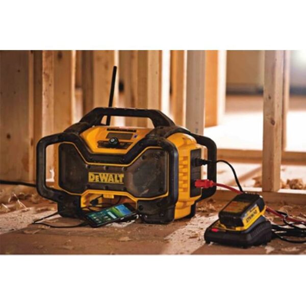 DeWalt DCR025 Jobsite Bluetooth Radio Charger 2