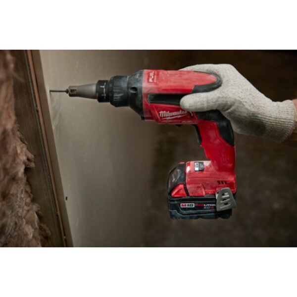 Milwaukee 2866-20 M18 FUEL Drywall Screw Gun In Use 1 Milwaukee 2866-20 M18 FUEL Drywall Screw Gun In Use 1