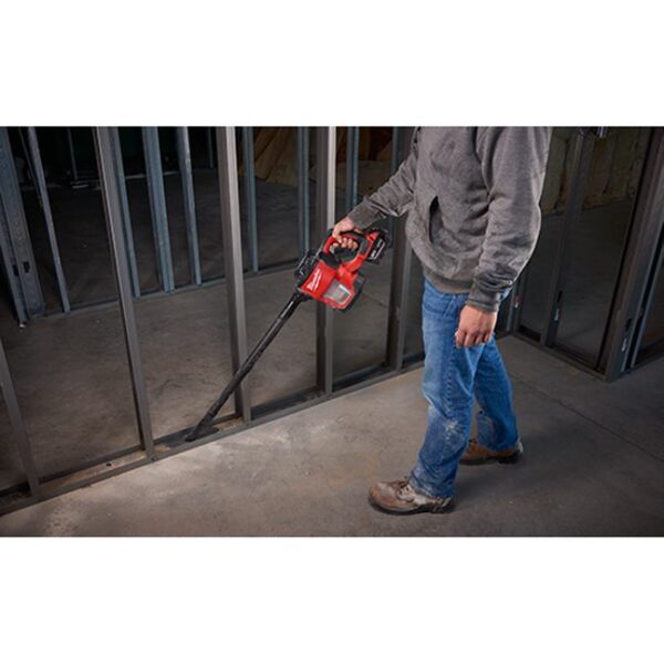 Milwaukee 0882-20 M18 Compact Vacuum In Use 2