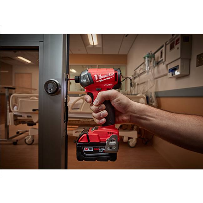 Milwaukee 2760-20 M18 FUEL SURGE 1/4 Hex Hydraulic Impact Driver Kit W/ 5.0 Ah Battery (Open Box)