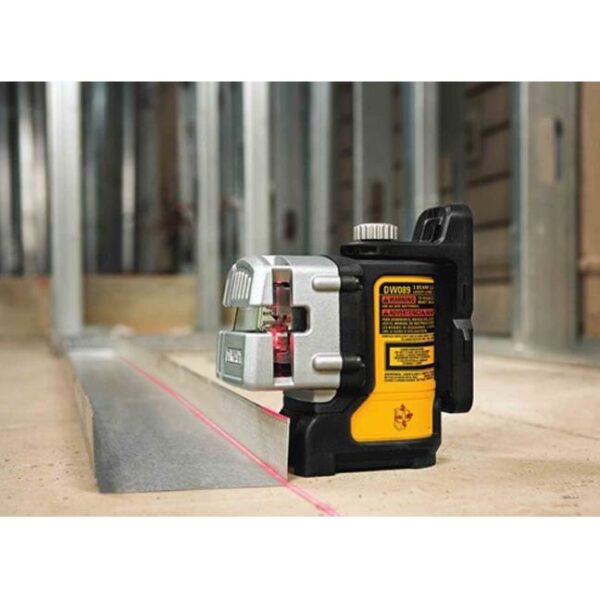DeWalt DW089K Self-Leveling 3-Beam Line Laser Kit In Use 2