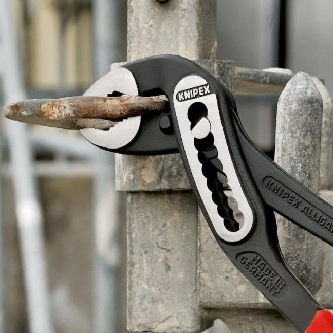 Alligator Water Pump Pliers – Box-Joint Design, Self-Locking On Pipes & Nuts, Hardened Teeth (61 HRC), Pinch Guard, High Leverage