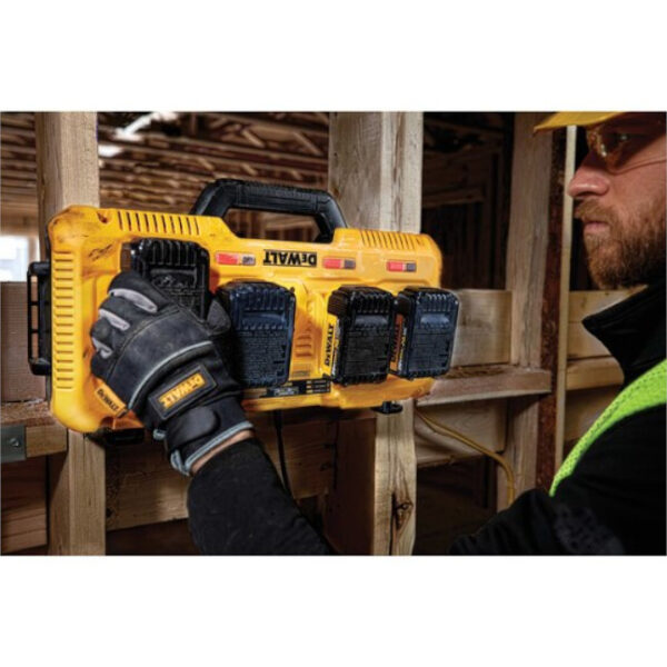 DeWalt DCB104 FLEXVOLT® 20V/60V MAX* Multiport Simultaneous Fast Charger DeWalt DCB104 FLEXVOLT® 20V/60V MAX* Multiport Simultaneous Fast Charger