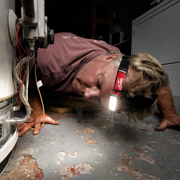 Milwaukee 2115-21 USB Rechargeable Low-Profile Headlamp Milwaukee 2115-21 USB Rechargeable Low-Profile Headlamp