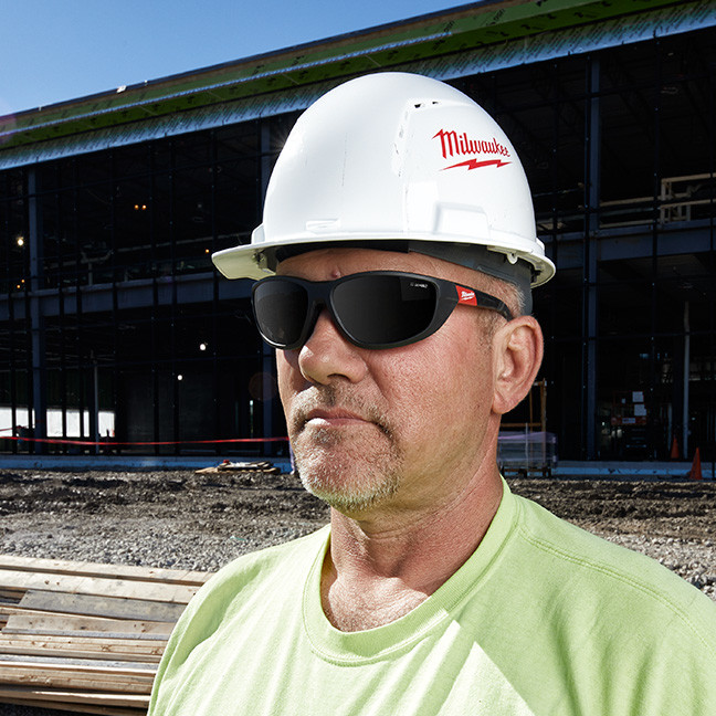 Milwaukee 48732045 Polarized Performance Safety Glasses with Gasket