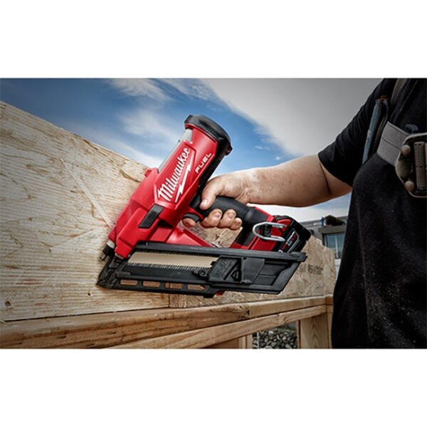 Milwaukee 2745-21 M18 FUEL 30º Framing Nailer Kit
