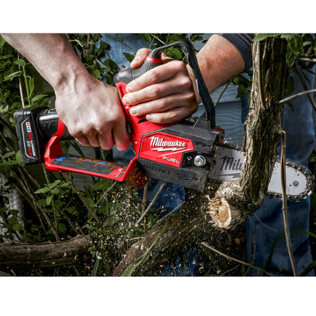 Milwaukee 252721 M12 Fuel HATCHET™ Pruning Saw Kit