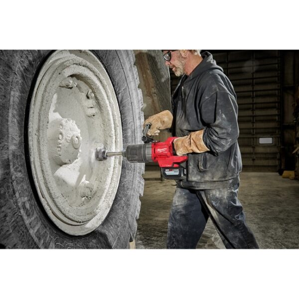 Milwaukee  2869-22HD M18 FUEL 1" Drive D-Handle Ext. Anvil High Torque Impact Wrench Kit with ONE-KEY