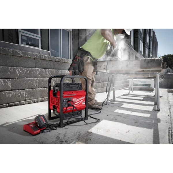 Milwaukee MXF002-2XC MX FUEL CARRY-ON 3600W/1800W Power Supply