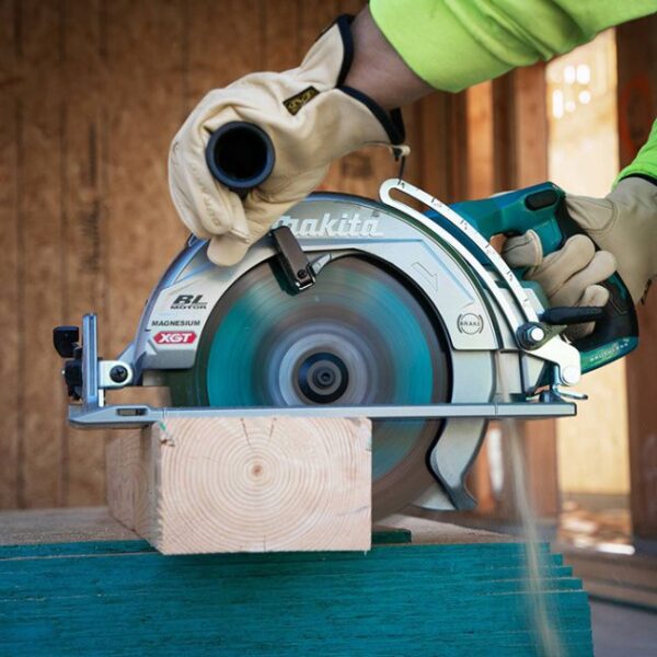 Makita RS002GZ 40V MAX XGT 10-1/4" Rear Handle Circular Saw with AWS-Tool Only