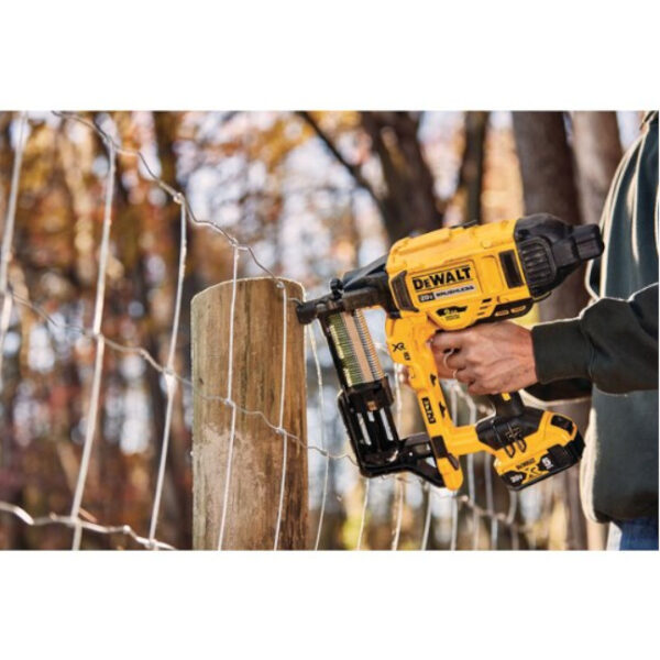DeWalt DCFS950P2 20V MAX XR 9GA Fencing Stapler Kit