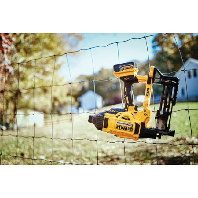 DeWalt DCFS950P2 20V MAX XR 9GA Fencing Stapler Kit BC Fasteners