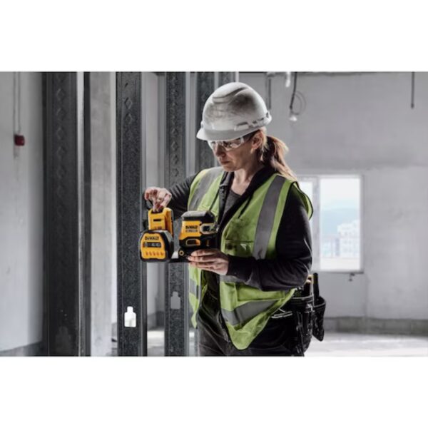 DeWalt DCLE34520G 20V MAX 5-Spot Green Line Laser Kit