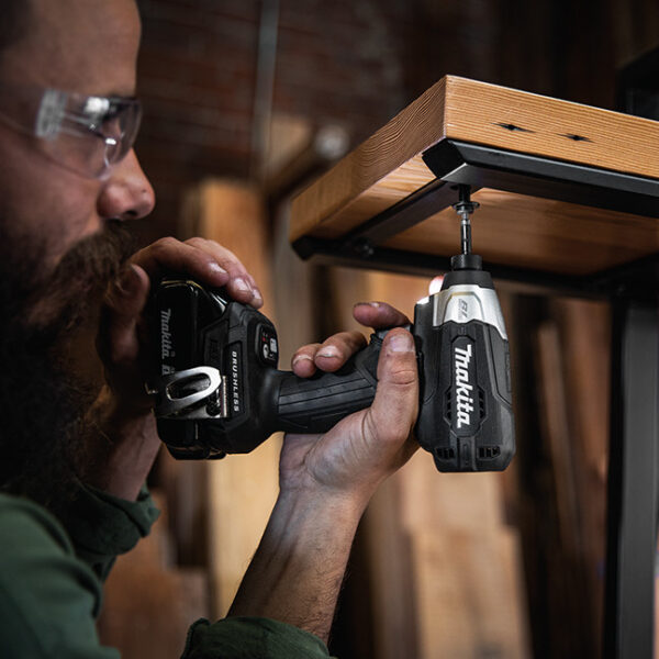 Makita DTD157ZB 18V LXT Sub-Compact Impact Driver (Tool Only)