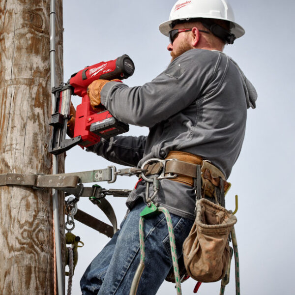 Milwaukee 2843-20 M18 FUEL Utility Fencing Stapler5 Milwaukee 2843-22 M18 FUEL Utility Fencing Stapler Kit