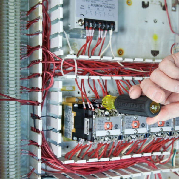 Klein 32560 Multi-Bit Screwdriver / Nut Driver, 6-in-1, Extended Reach, Ph, Sl, Sq