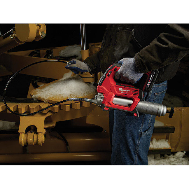 Milwaukee 276722GR M18 Impact Wrench and Grease Gun Kit