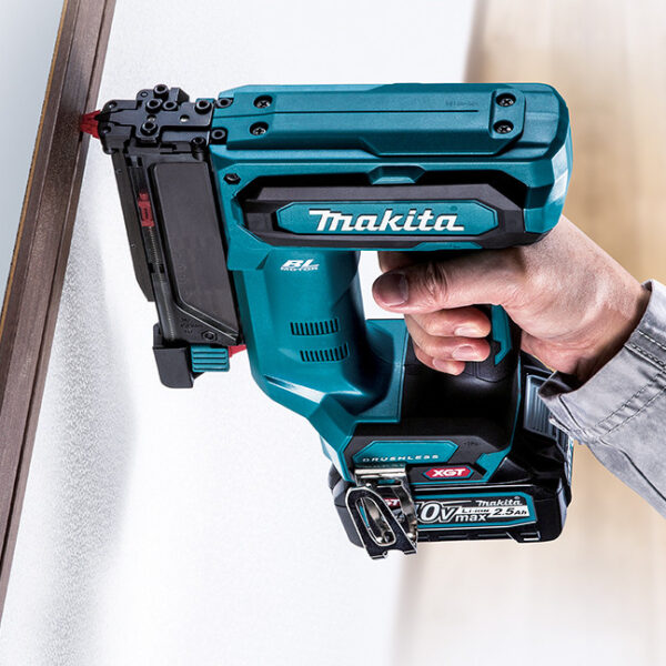 Makita PT001GZ 40V max XGT Brushless Cordless 23 ga Pin Nailer with XPT -Tool Only2 Makita PT001GZ 40V max XGT Brushless Cordless 23 ga Pin Nailer with XPT -Tool Only