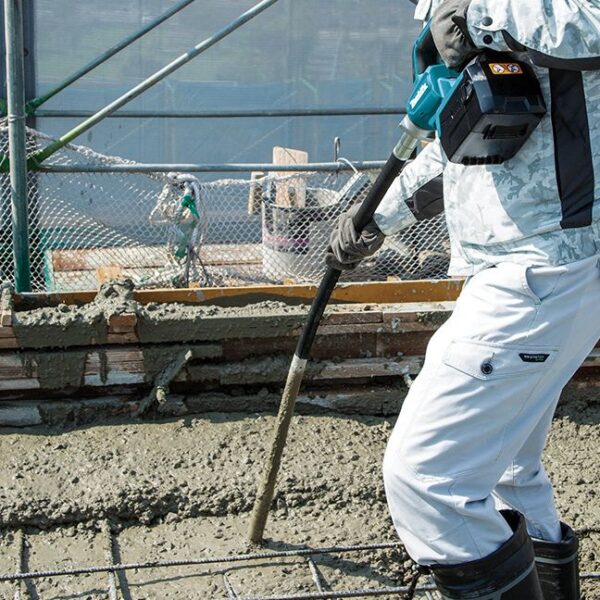 Makita VR003GZ 40V MAX XGT Concrete Vibrator with XPT-Tool Only