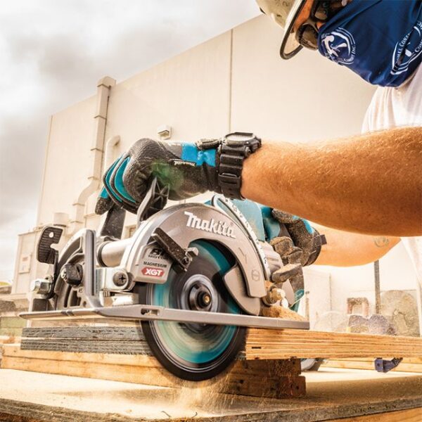 Makita RS001GM101 40V MAX XGT 7-1/4" Rear-Handle Circular Saw Kit with ADT and XPT