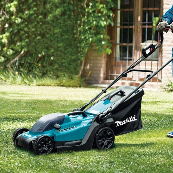 Makita DLM330M001 18V LXT 13" Cordless Lawn Mower with XPT Kit