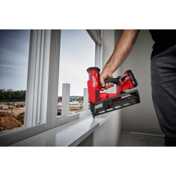 Milwaukee 2841-21CT 16GA Angled Finish Nailer Compact Kit