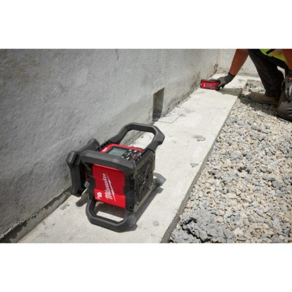 Milwaukee 3704-21 M18 Dual Slope Rotary Laser Level Kit with Receiver and Remote