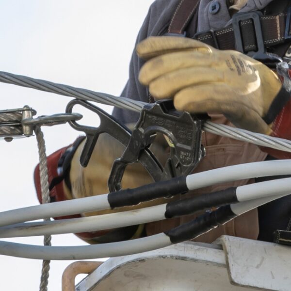 Klein 16477 Wide Range Distribution Grip