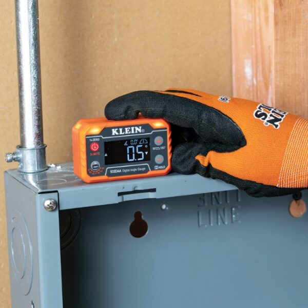 Klein 935DAA Digital Angle Gauge with Angle Alert (3) Klein 935DAA Digital Angle Gauge with Angle Alert