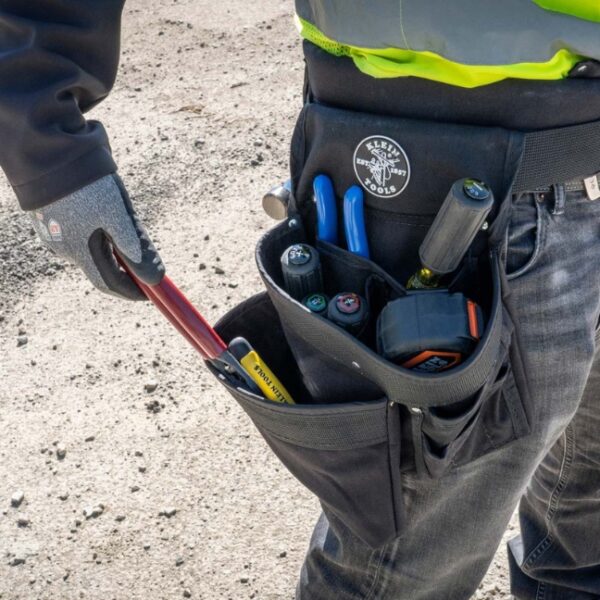 Klein 5709 Series 11-Pocket Electrician's Padded Tool BeltPouch Combo (1) Klein 5709 Series 11-Pocket Electrician's Padded Tool Belt/Pouch Combo