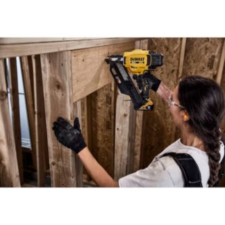 DeWalt DCN930P1 20V MAX Brushless 30° Paper Tape Framing Nailer Kit (2)