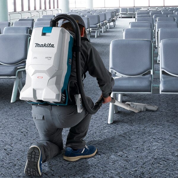 Makita VC011GZ 40V MAX XGT Brushless 6L Backpack Vacuum Cleaner - Tool Only (3) Makita VC011GZ 40V MAX XGT Brushless 6L Backpack Vacuum Cleaner - Tool Only