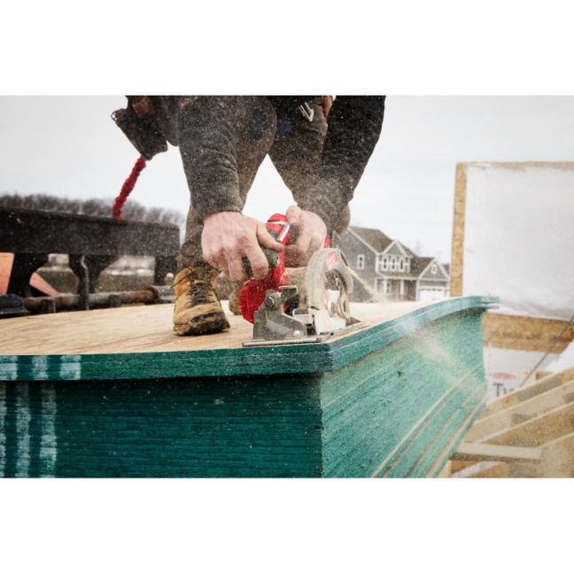 thumbnail image 2 of Milwaukee M18 FUEL 7-1/4" Circular Saw 2834-20 (Tool Only, Includes Battery?) 2 of 3